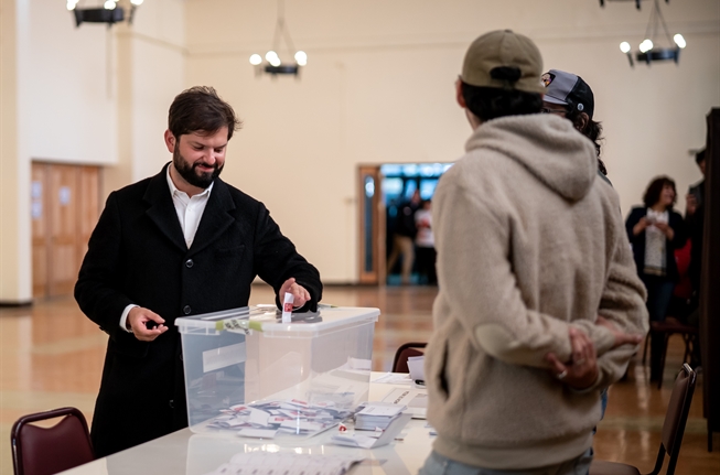 Presidente de la República Gabriel Boric Font emite voto en Plebiscito Constitucional 2023