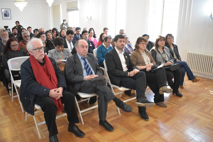 Emotiva Ceremonia en Conmemoración del 11 de Septiembre: Homenaje a los Ex Presos Políticos y Reconocimiento al Último Intendente de Magallanes