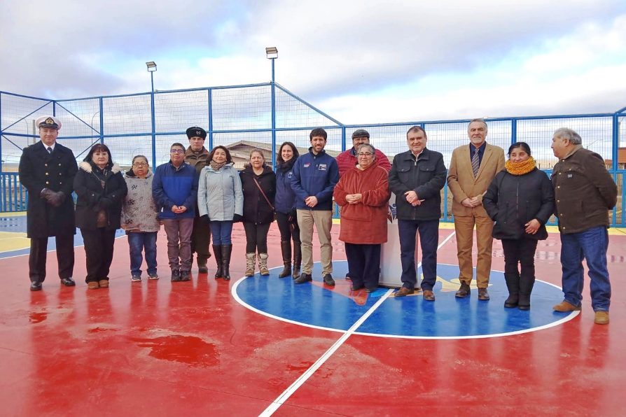 Inauguran en Porvenir proyectos de construcción de alumbrado público y mejoramiento de multicancha