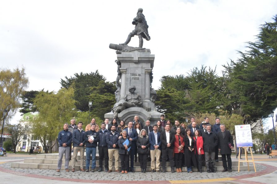 Minvu y Gobierno Regional sellaron compromiso intersectorial y anunciaron cartera de proyectos en la ZIP Sector Sur de Punta Arenas