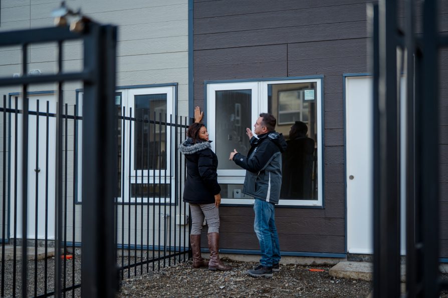 Autoridades plantean elevar estándar de viviendas sociales en Punta Arenas