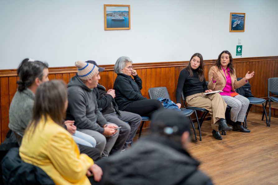 Autoridades y trabajadores portuarios avanzan en agenda de trabajo para abordar demandas históricas del sector en Magallanes