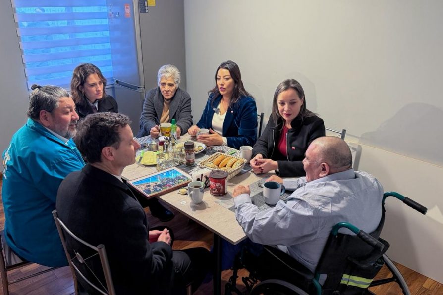 Ministra María Jesús Wulf conoció a primeros beneficiarios del programa Vivienda Primero en Punta Arenas