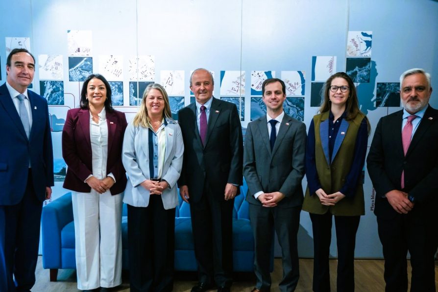 Magallanes fortalece su rol como hub antártico: Gobierno impulsa mesa de trabajo para un turismo sostenible y estratégico